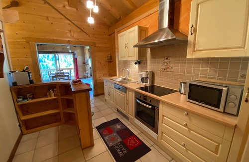 Saint-Jean-de-Sixt Apartment | Apartment in spacious chalet 4/6 people, 80 m2, 2 bedrooms