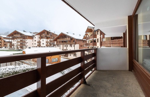 Les Esserts Apartment | Apartment in France with Ski Slope Access