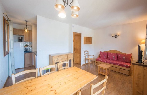 Orcieres-Merlette Apartment | Apartment in France with Ski Access & Pool