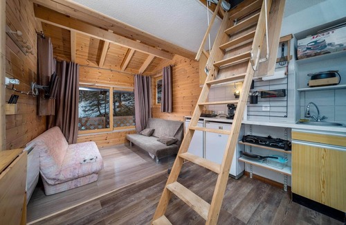 Allos Apartment | Apartment in French Alps near Ski Resort