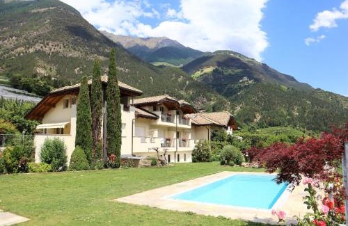 Coldrano Apartment | Apartment in Goldrain with Pool & Mountain Views