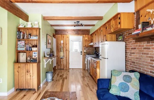 Chittenden County Apartment | Apartment in historic farmhouse