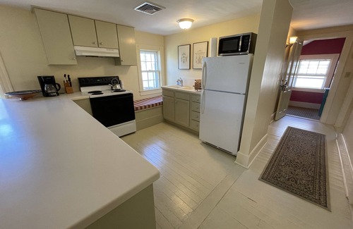 Bristol Apartment | Apartment in historic harbor overlooking the harbor
