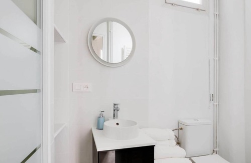 Hincmar Apartment | Apartment in Hypercentre ⭐⭐⭐ Near Cathedral ⚜