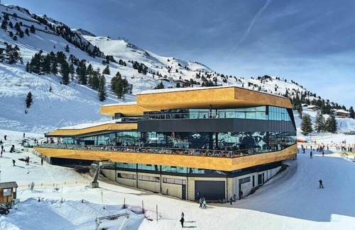 Kaltenbach Apartment | Apartment in Kaltenbach with Ski-In/Ski-Out