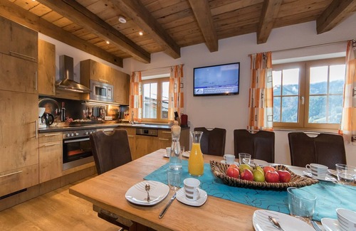Kaprun Villa | Apartment in Kaprun with Ski-in/Ski-out Access
