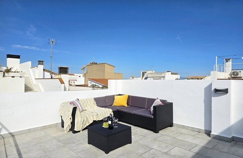 L'Escala Apartment | Apartment in L’Escala near Las Barcas Beach