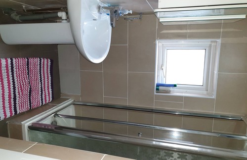 Cathall Apartment | Apartment in london minute walk to metro, near Stratford nn
