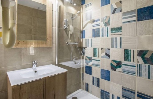 Forcalquier Bed & Breakfast | Apartment in Mas provençale pool & spa residence