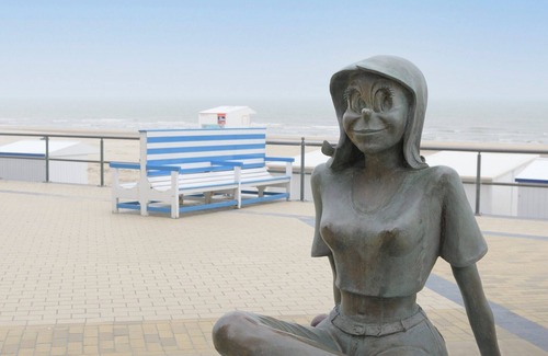 Middelkerke Apartment | Apartment in Middelkerke with Sea Views