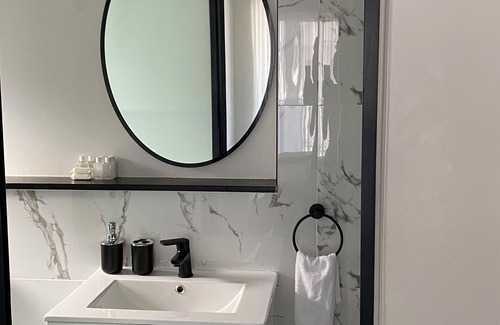 Greater Johannesburg Metropolitan Area Apartment | Apartment in Midrand nA beautiful lagoon experience