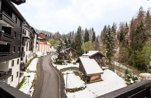Les Esserts Apartment | Apartment in Morillon near Ski Resort