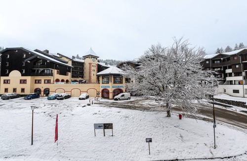 Les Esserts Apartment | Apartment in Morillon near Ski Slope