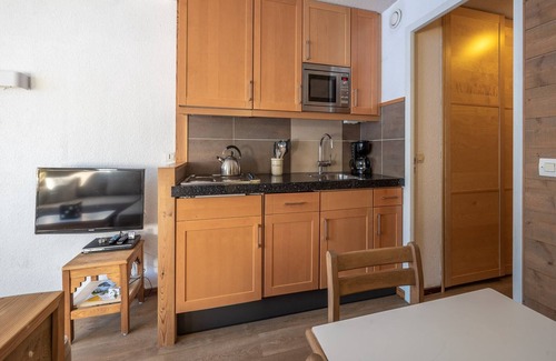 Les Esserts Apartment | Apartment in Morillon near Ski Slopes & Beach