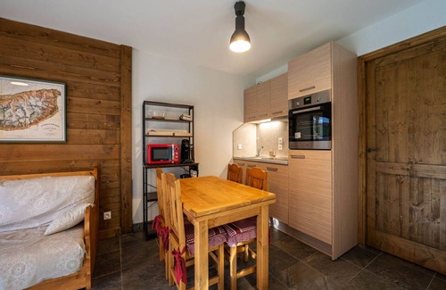Morillon Apartment | Apartment in Morillon with Mountain Views