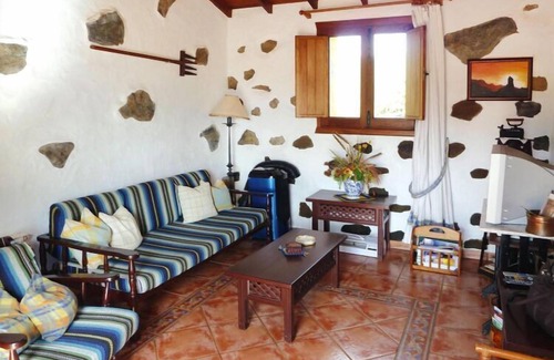 Barranco del Pinar House | Apartment in Moya with terrace