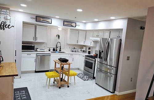 Ironbound District House | Apartment in Newark nConfy very spacious 3br/2ba with decknYouTube/@kadukadu10n