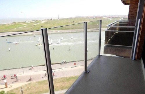 Nieuwpoort Apartment | Apartment in Nieuwpoort with Stunning Sea Views