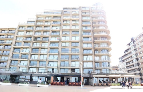 Nieuwpoort-Bad Apartment | Apartment in Nieuwpoort with Stunning Sea Views