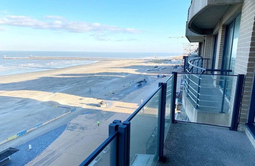 Nieuwpoort-Bad Apartment | Apartment in Nieuwpoort with Stunning Sea Views