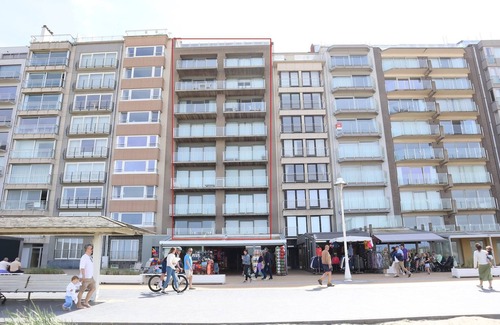 Nieuwpoort-Bad Apartment | Apartment in Nieuwpoort with Sea Views