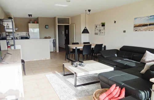 Nieuwpoort-aan-Zee Apartment | Apartment in Nieuwpoort with Dune Views