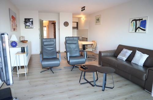 Nieuwpoort-Bad Apartment | Apartment in Nieuwpoort with Sea Views