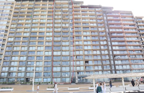 Nieuwpoort-aan-Zee Apartment | Apartment in Nieuwpoort with Ocean Views