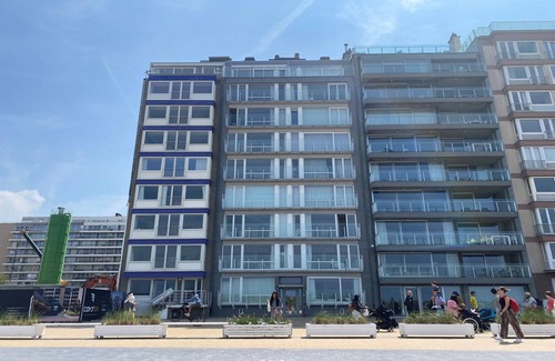 Nieuwpoort-aan-Zee Apartment | Apartment in Nieuwpoort with Ocean Views