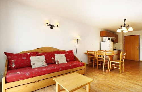 Orcieres-Merlette Apartment | Apartment in Orcières with Ski Slope Views