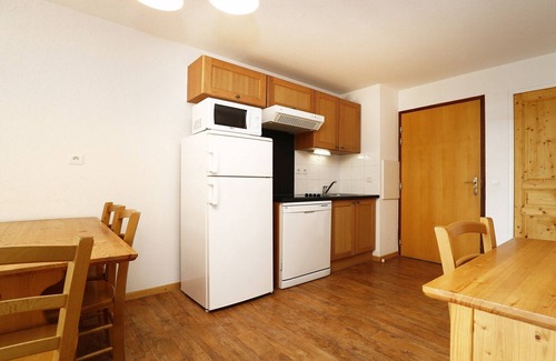 Orcieres-Merlette Apartment | Apartment in Orcières with Ski Slope Access