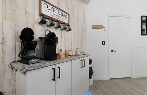 Ventura Condo | Apartment in Orlando: Golf Resort, Pool, and more!