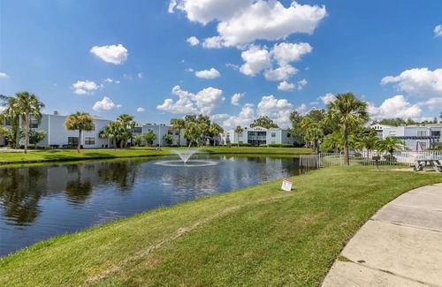 Ventura Condo | Apartment in Orlando: Golf Resort, Pool, and more!