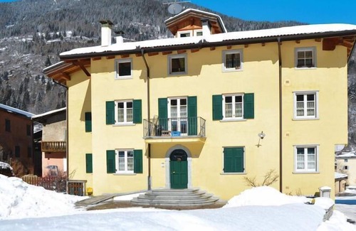 Pellizzano Apartment | Apartment in Pellizzano with heating