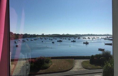 Ploudalmezeau House | Apartment in Portsall with Stunning Sea View