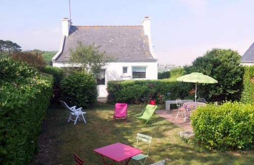 Ploudalmezeau House | Apartment in Portsall with Stunning Sea View