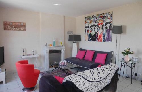 Ploudalmezeau House | Apartment in Portsall with Stunning Sea View