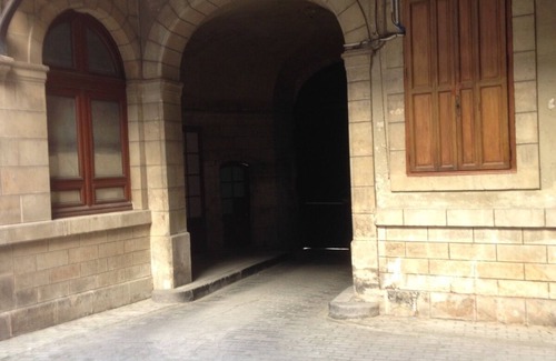 Beziers City Centre Apartment | Apartment in private mansion, in the center of the pedestrian street, parking included