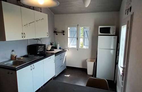 Rougiers Apartment | Apartment in Provence Verte