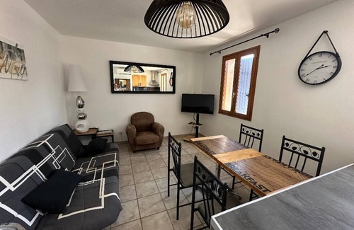 Tarascon Apartment | Apartment in provence near alpilles, camargue with private pool