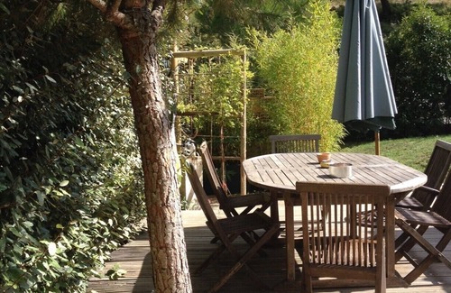 Peypin Apartment | Apartment in Provence with garden and swimming pool