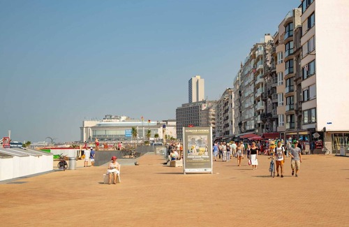 Mariakerke Apartment | Apartment in Raversijde with Stunning Sea Views