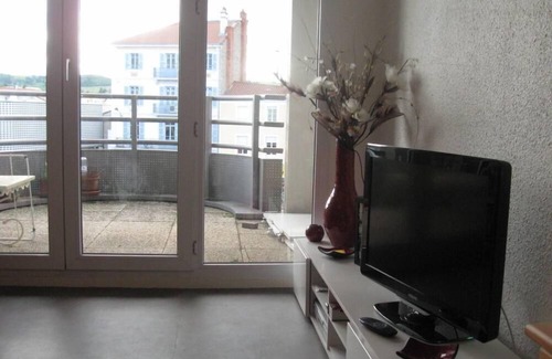 Issoire Apartment | apartment in residence: tourist site.