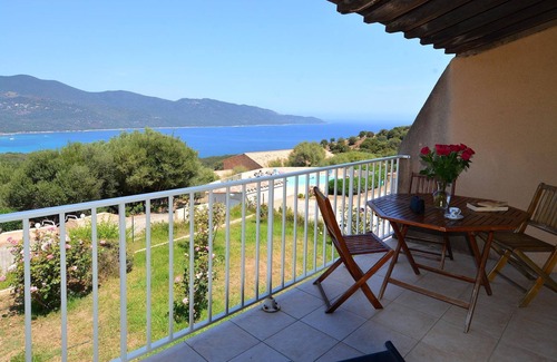 Serra-di-Ferro House | Apartment in Serra-di-Ferro with Bay Views