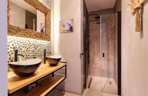 Sint-Annaland Apartment | Apartment in Sint-Annaland with Beach Access