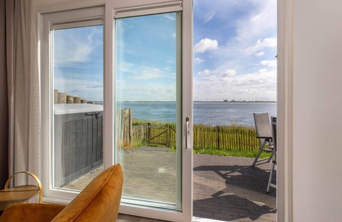Sint-Annaland Apartment | Apartment in Sint-Annaland by Oosterschelde