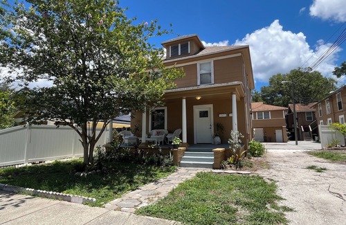 Historic Uptown Apartment | Apartment in St. Petersburg - Minutes from Downtown