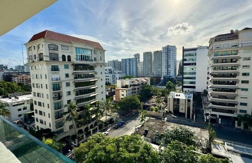 Serralles Apartment | Apartment in the heart of the city 2 mint from the best malls and restaurants.