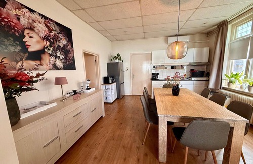 Groenlo Apartment | Apartment in the fortified town of Groenlo with private garden