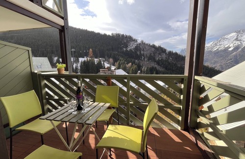 Oz Apartment | Apartment in the heart of Oz Station *ski*bike*hike